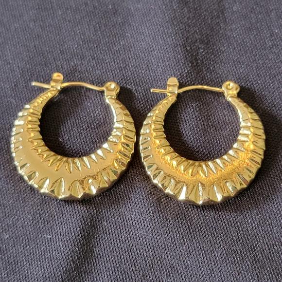 Round Contemporary Twist Hoop Earring