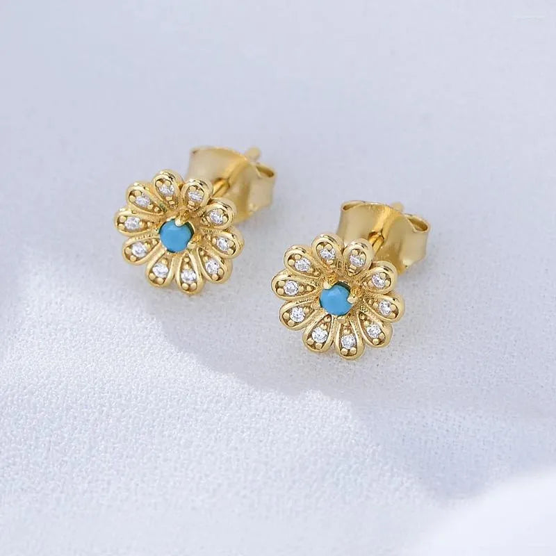 Minimalist little Daisy Flower Stud Earrings