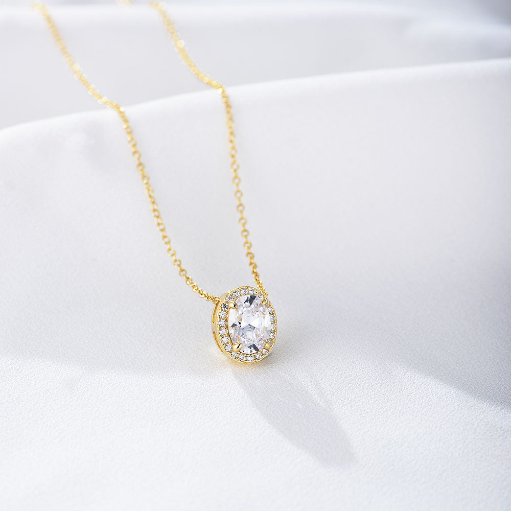 Round Shape Diamond Pendant Necklace