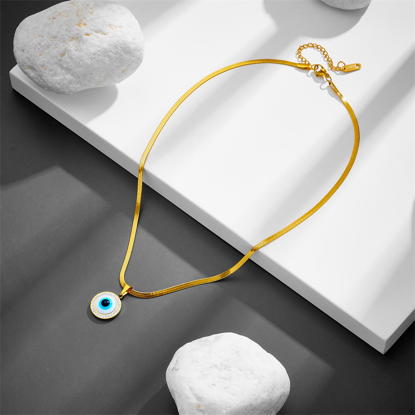 Devil's Eye Blade Chain Fritillary Bulb Necklace