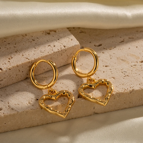Bamboo Texture Heart Hoop Earring