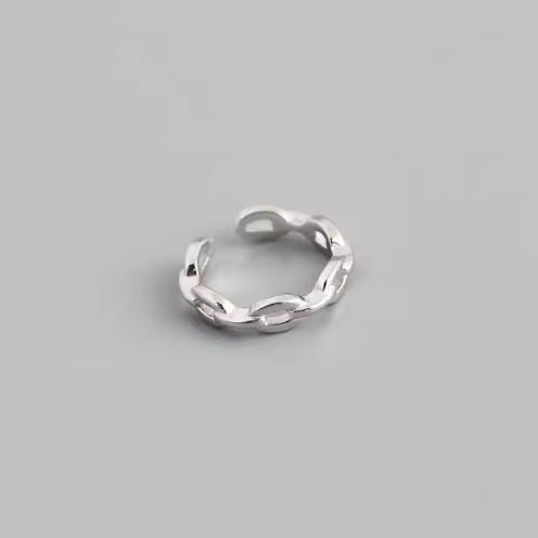 Twist Charm Ear cuff