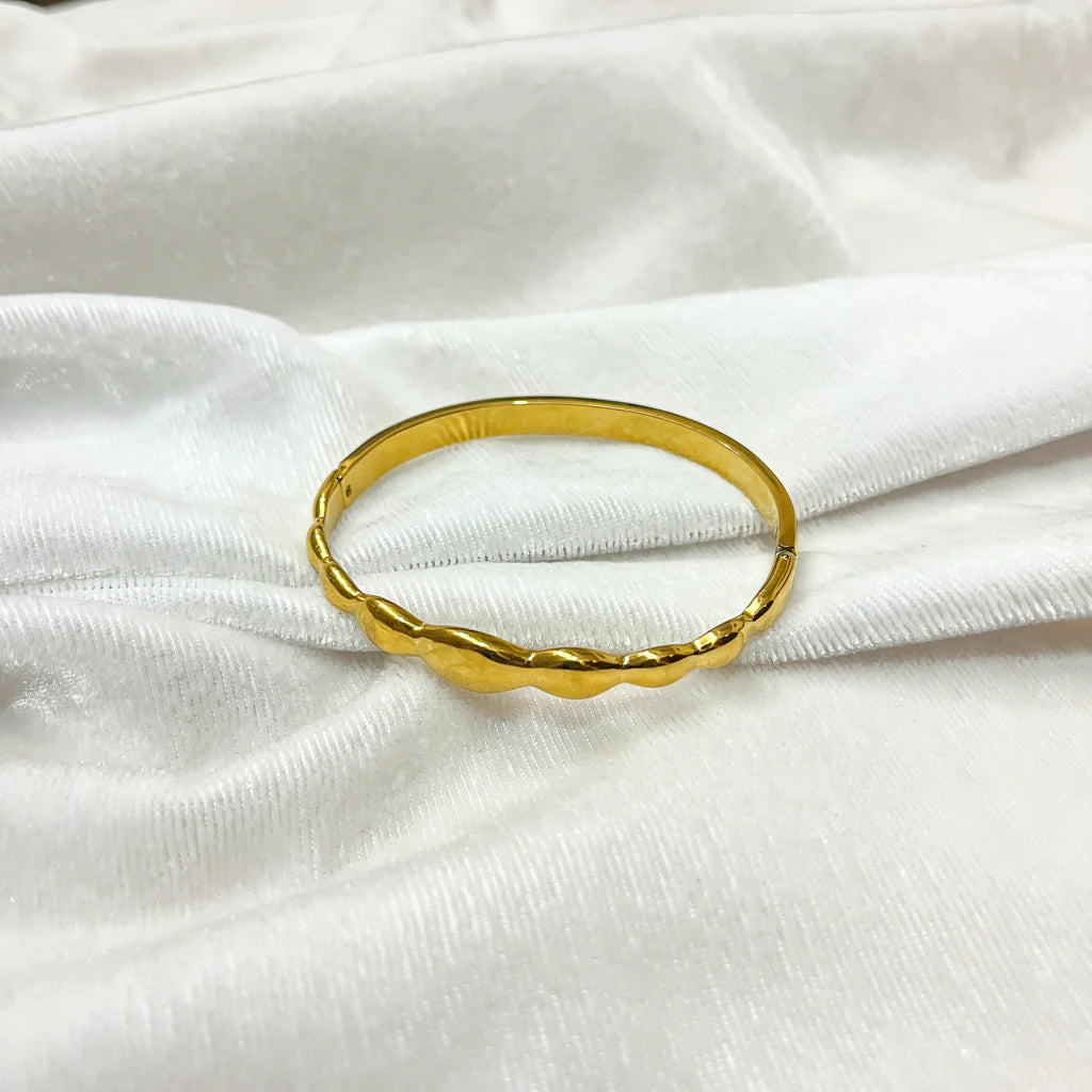 Aura Classic Bangle Bracelet