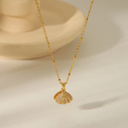 Shell With Artificial Pearl Necklace