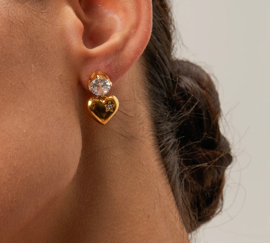 Round Diamond With Heart Earring