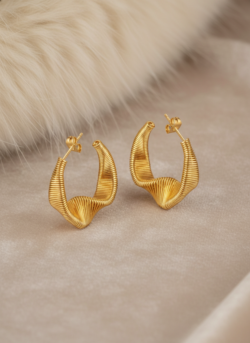Helix Twirling Hoop Earring