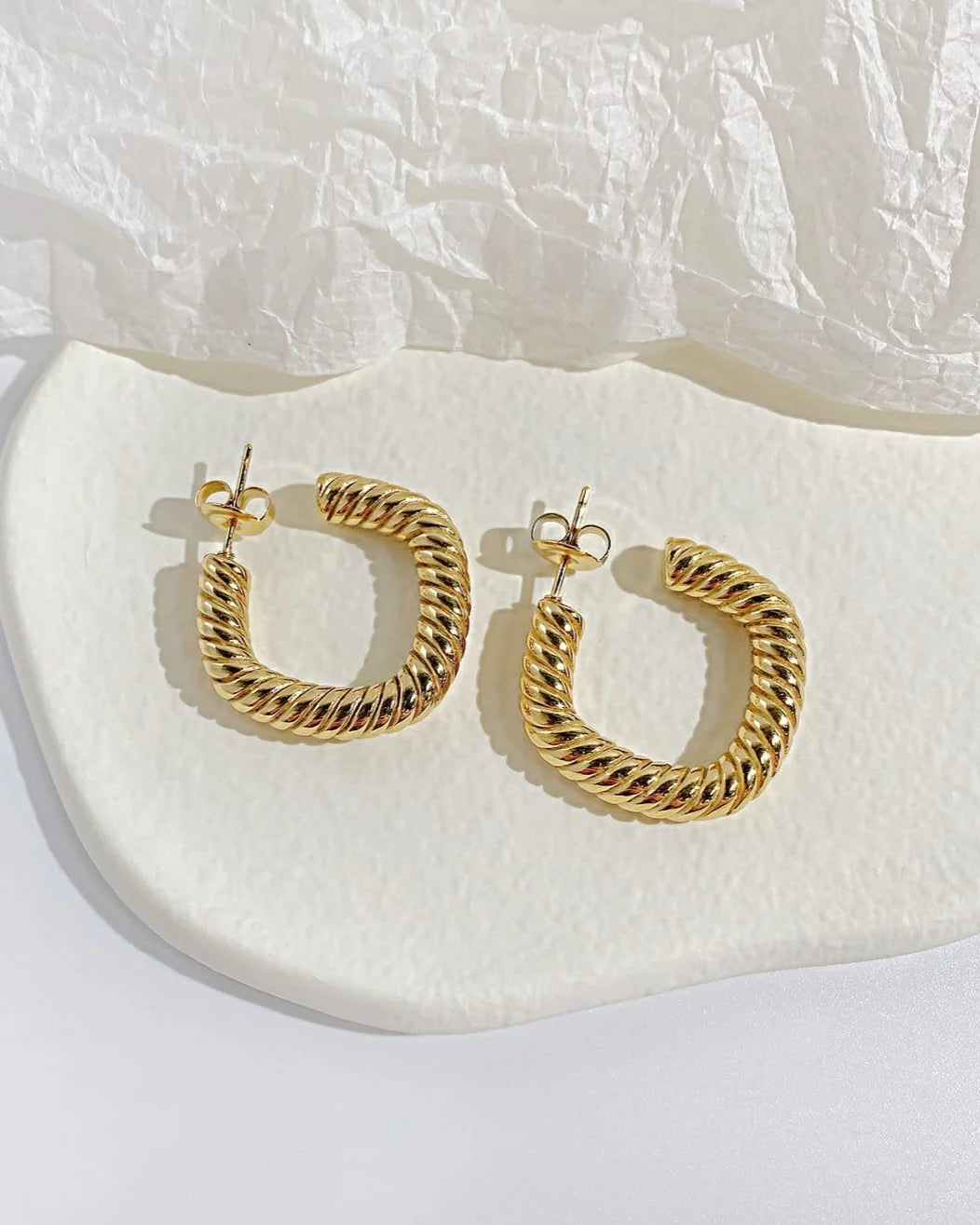 Square Curved Lines Hoop Earring