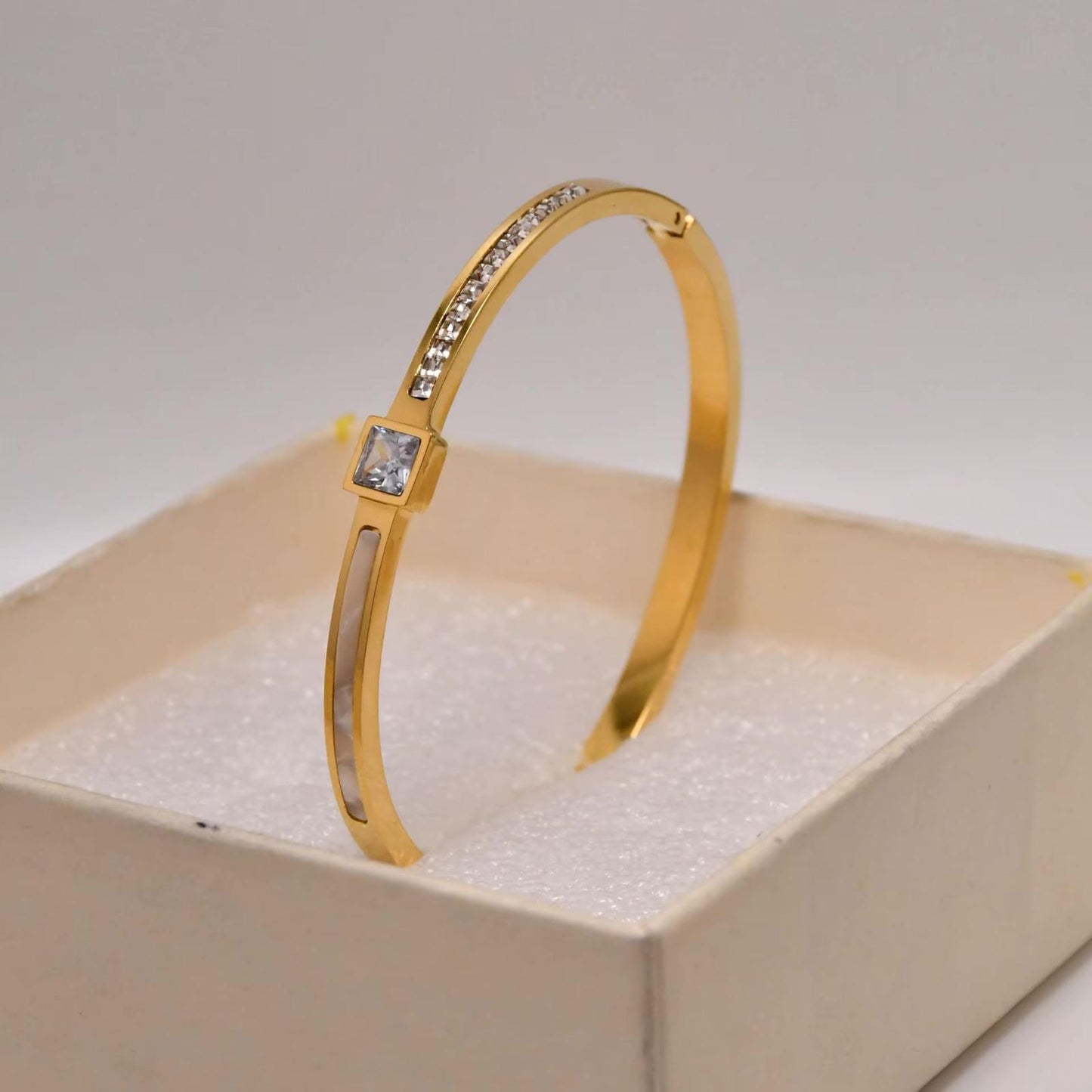 Dazgirl Bangle Bracelet