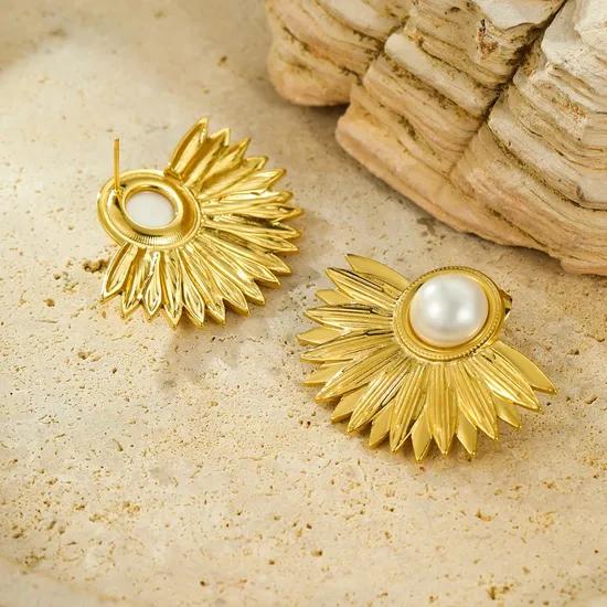 Pearl Leaf Twig Studs