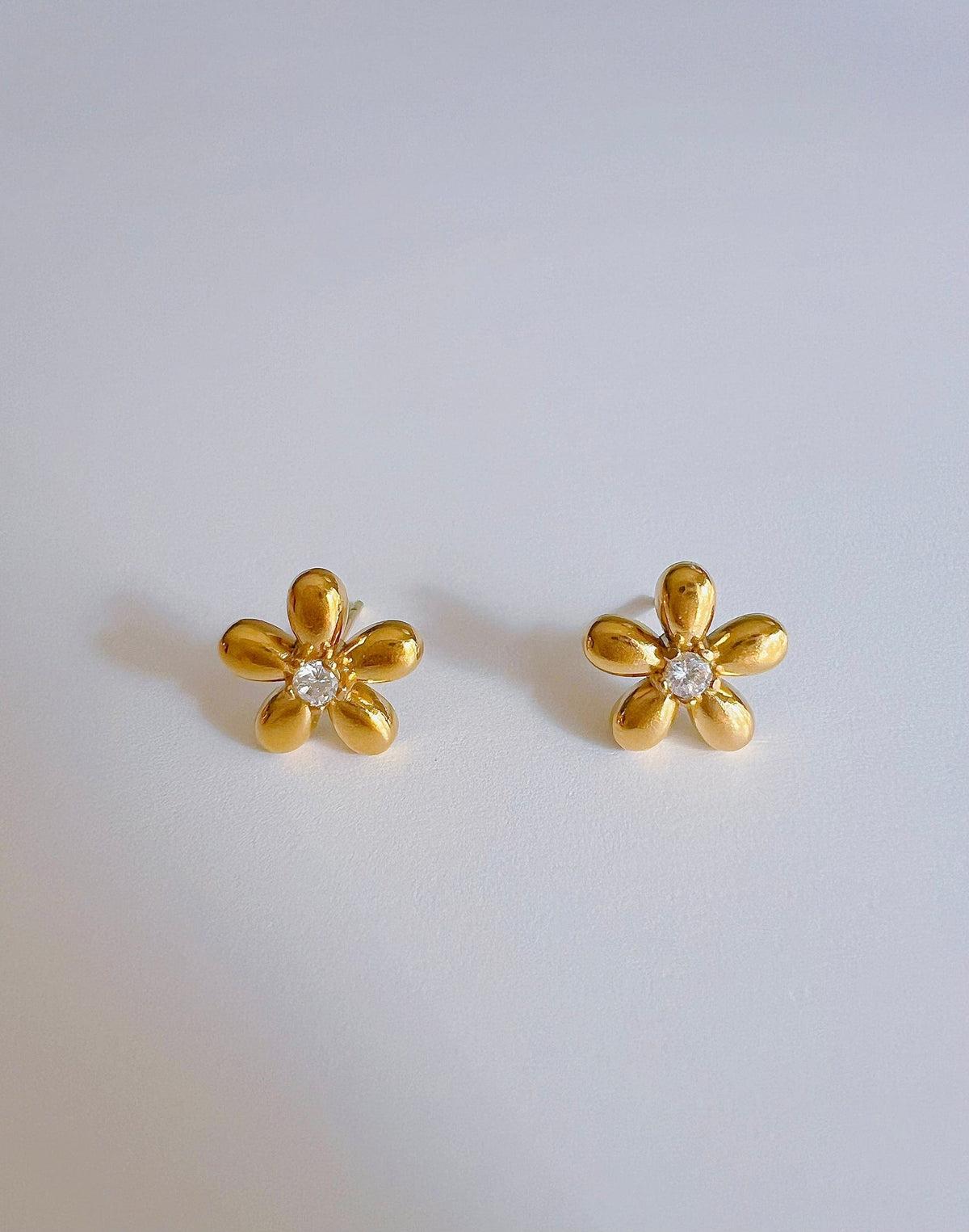 Flower with Diamond Stud Earring