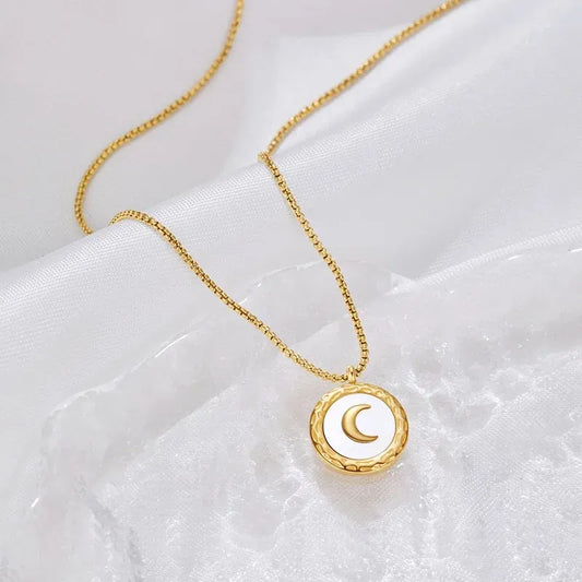 Round Shape Moon Pendant