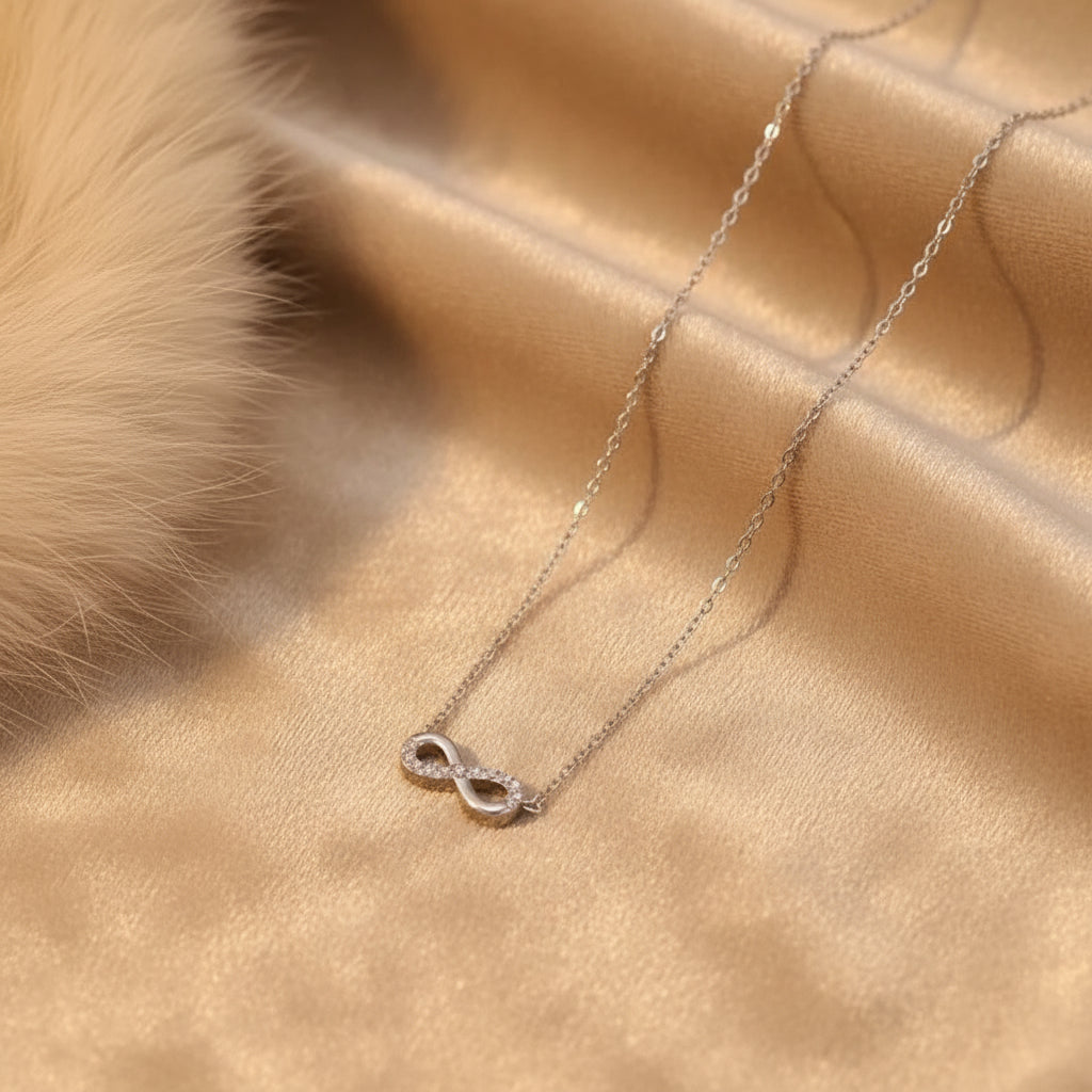 Eterna Loop Necklace