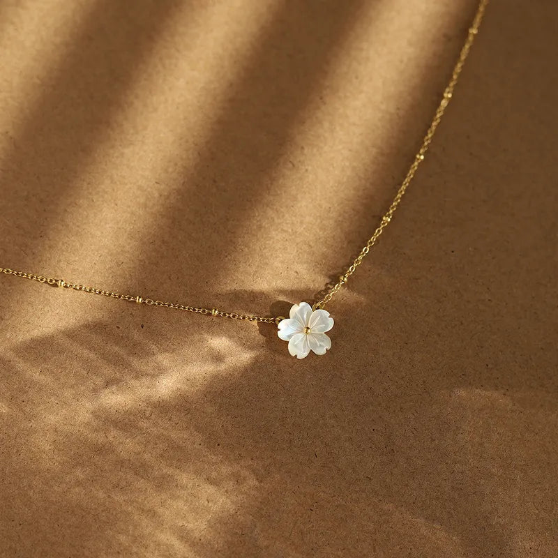 Sweet Flower Pendant Necklace