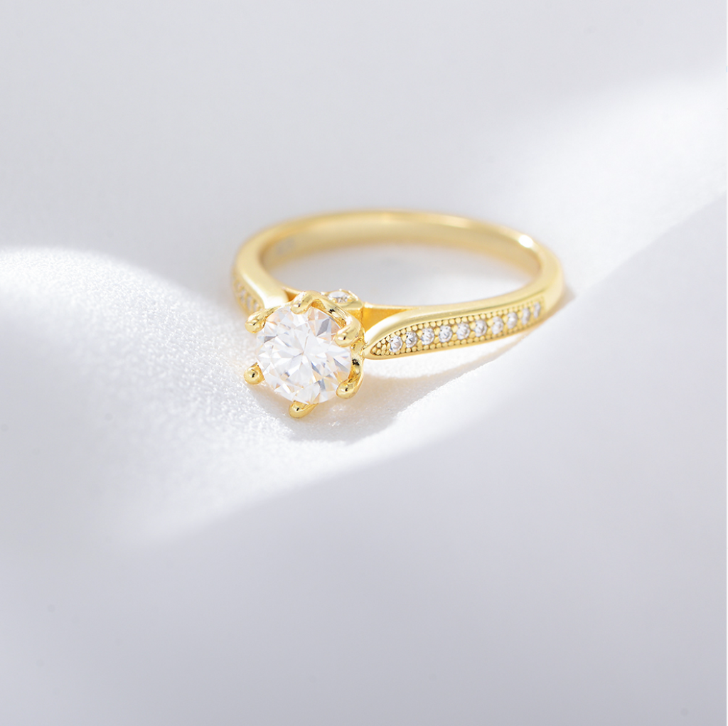 Eterna Diamond Ring