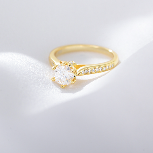 Luxury Fine Round Diamond Ring