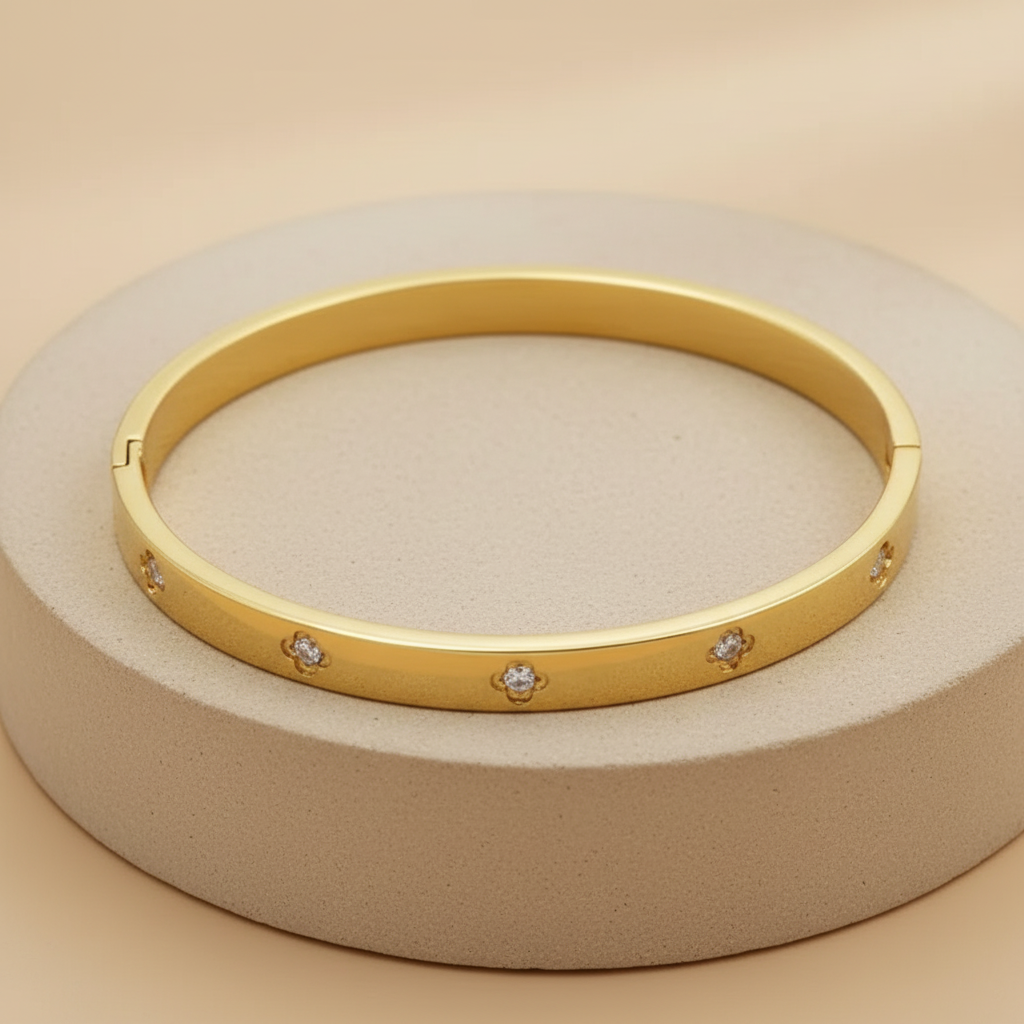 Clover Shine Bangle
