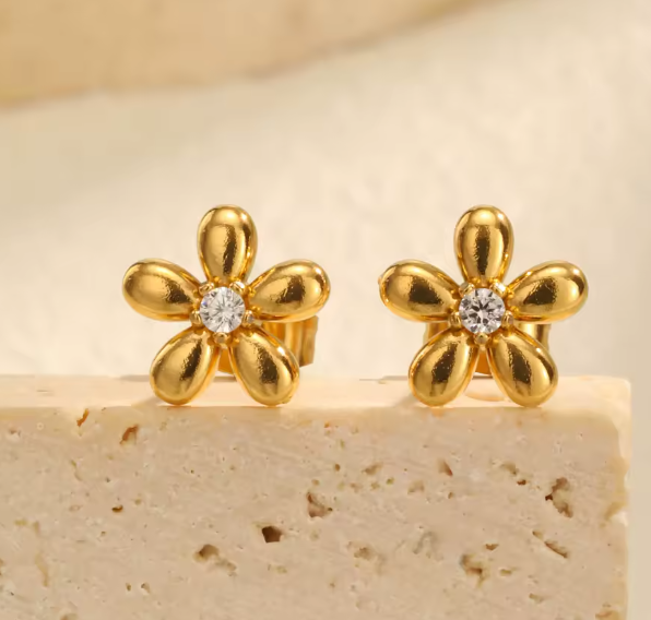 Flower with Diamond Stud Earring