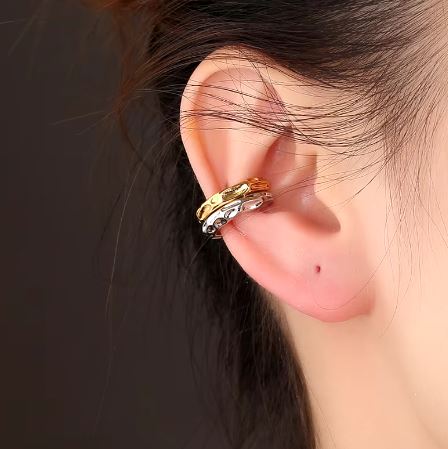 Bold Knot Ear Cuff