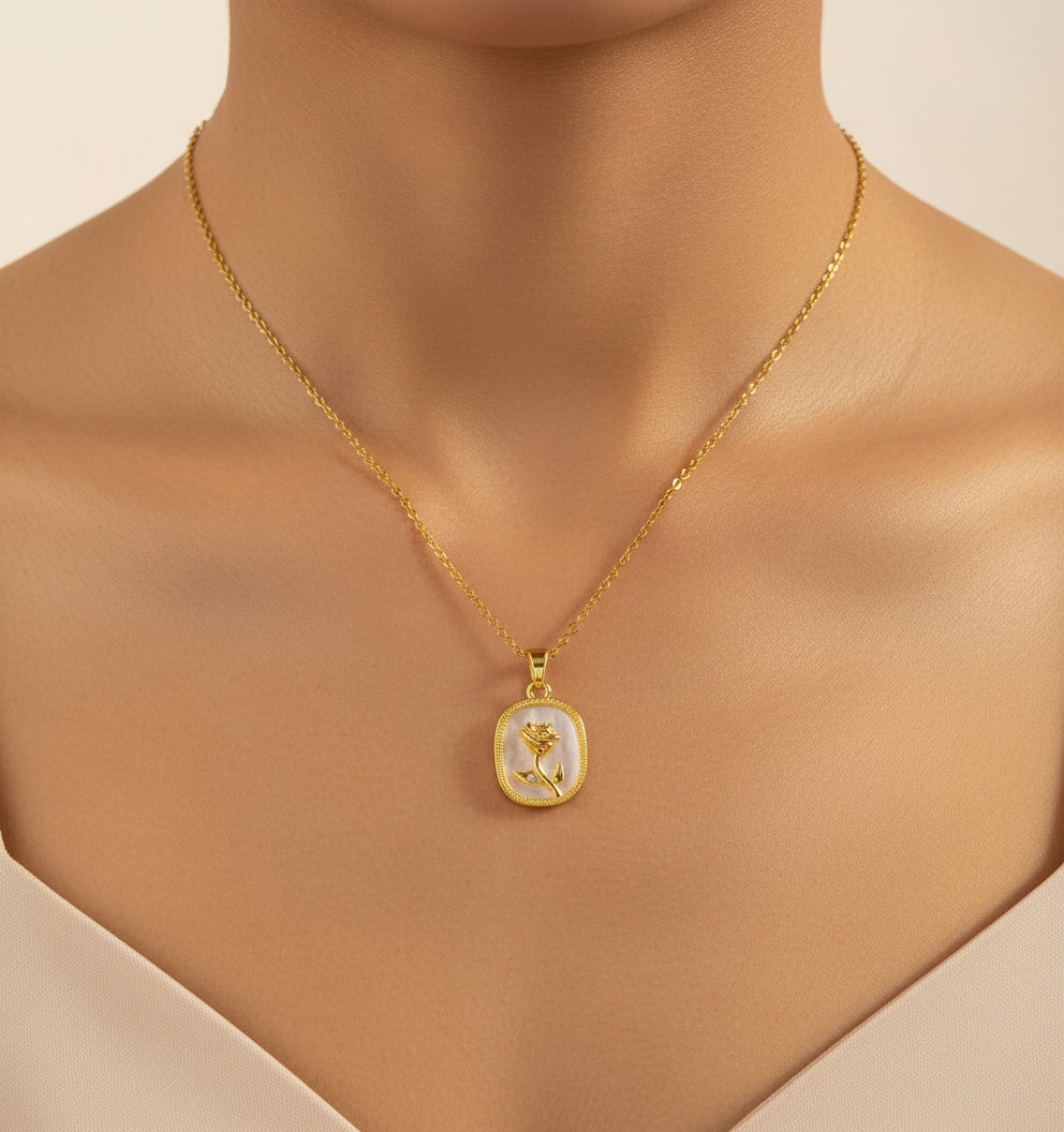Rosavie Necklace